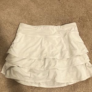 Cute Athleta skirt perfect for tennis or working out.
